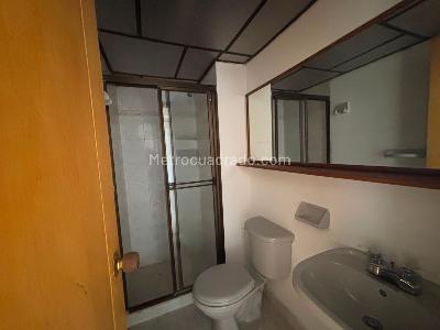 Apartamento de 2 alcobas en arriendo en La Nubia, Medellín, 75 m² · foto 5 de 11