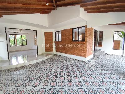 Casa de 3 alcobas en venta en Pueblito Cafetero, Pereira, 805 m² · foto 2 de 20