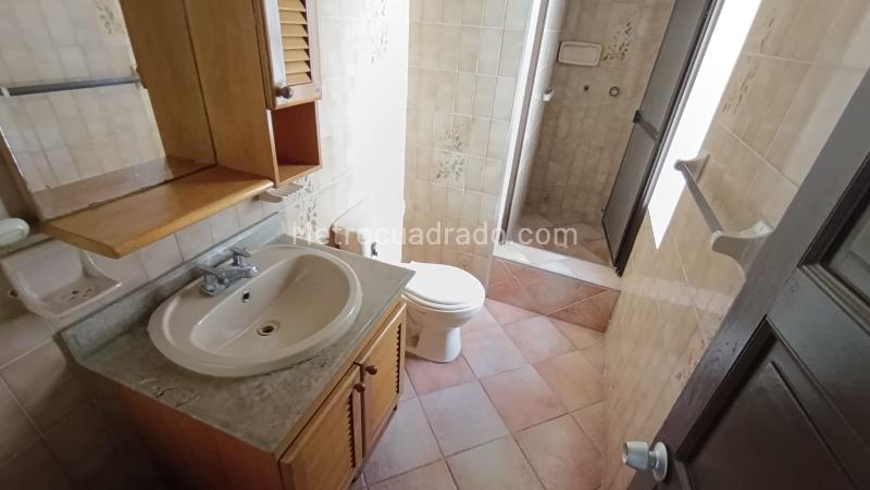 Casa Amplia en Rosales, Sector Tranquilo - 3