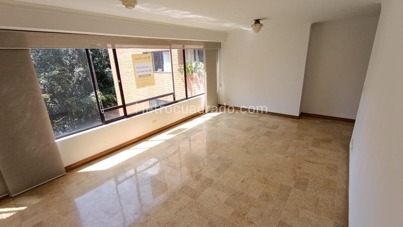 Spacious 3BR Apartment in Quiet Area of Las Lomas 1