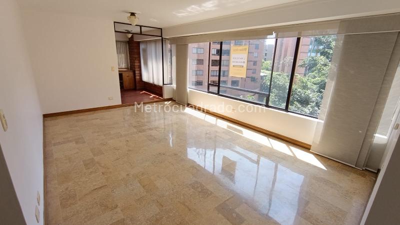 Spacious 3BR Apartment in Quiet Area of Las Lomas 1 - 2