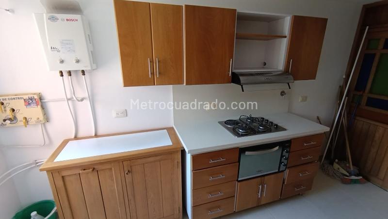 Spacious 3BR Apartment in Quiet Area of Las Lomas 1 - 4