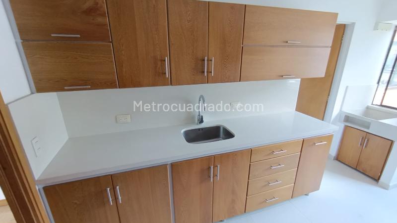 Spacious 3BR Apartment in Quiet Area of Las Lomas 1 - 6