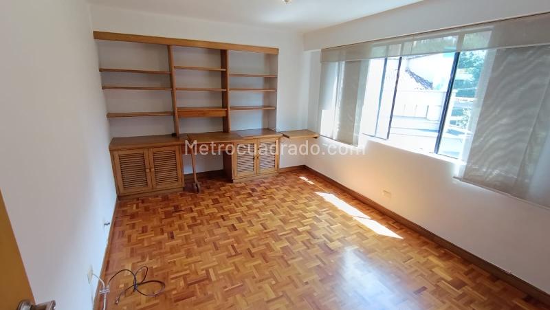 Spacious 3BR Apartment in Quiet Area of Las Lomas 1 - 9