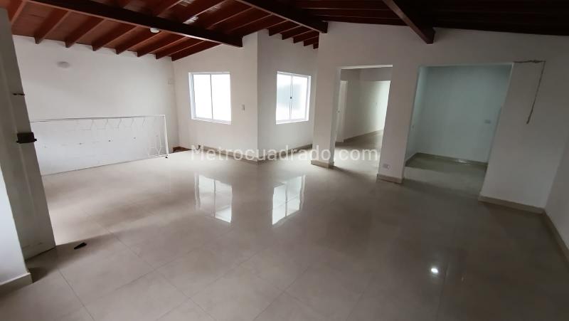 Casa Amplia de 5 Alcobas en Miravalle
