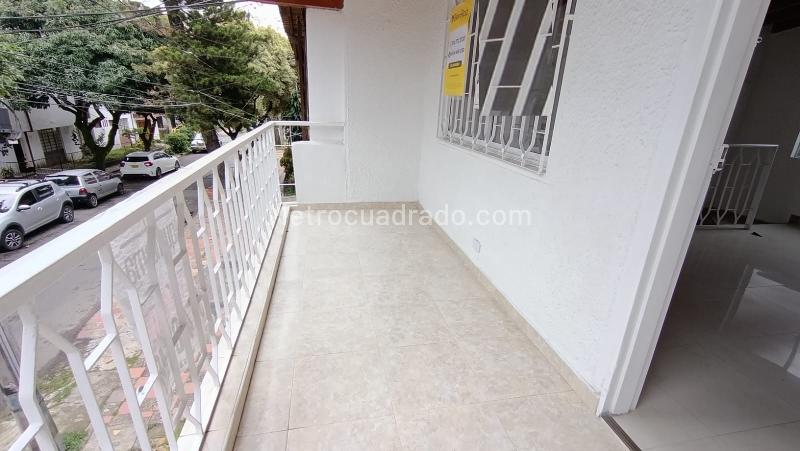 Spacious 5BR House in Miravalle - 7