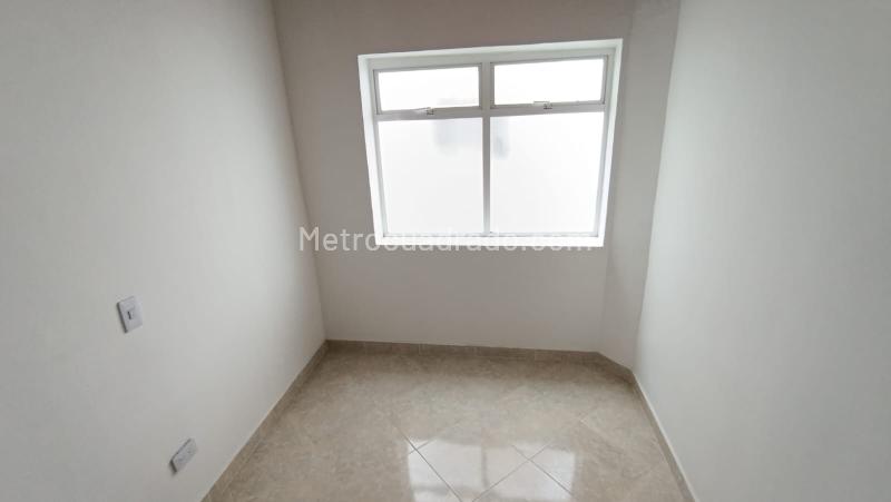 Spacious 5BR House in Miravalle - 8