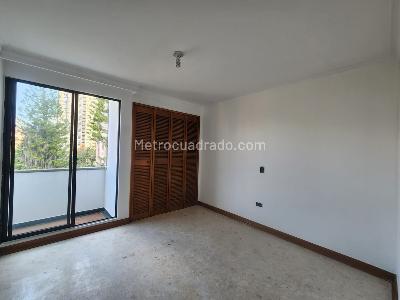Apartamento de 3 alcobas en arriendo en Castropol, Medellín, 130 m² · foto 6 de 14
