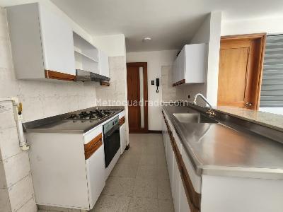 Apartamento de 3 alcobas en arriendo en Castropol, Medellín, 130 m² · foto 7 de 14