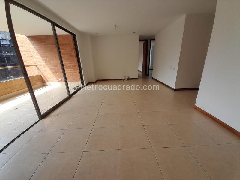 Well-Maintained 3BR Apartment in La Calera - 2
