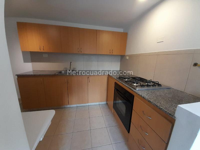 Well-Maintained 3BR Apartment in La Calera - 3
