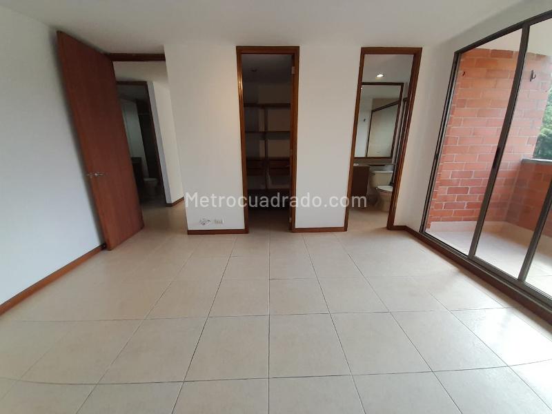 Well-Maintained 3BR Apartment in La Calera - 6