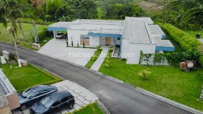 Casa en venta en Condina, Pereira · foto 3 de 19