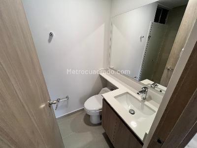 Apartamento de 3 alcobas en arriendo en Loma De San Jose, Sabaneta, 70 m² · foto 6 de 9
