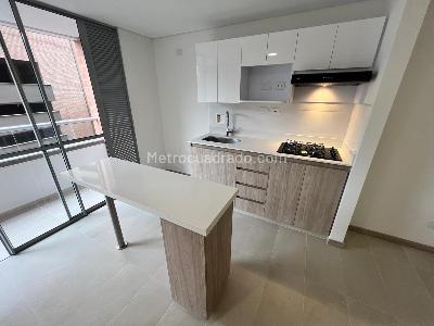 Apartamento de 3 alcobas en arriendo en Loma De San Jose, Sabaneta, 70 m² · foto 7 de 9