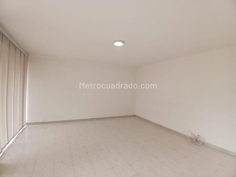 Penthouse con Luz Natural en Los Balsos 2 - 7