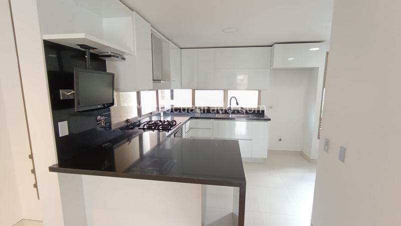 Bright 3BR Apartment with Modern Finishes in Loma De Los Parra - 6