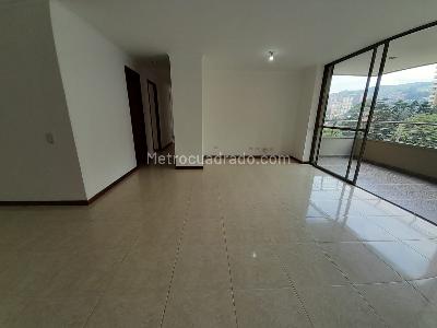 Apartamento de 3 alcobas en arriendo en Las Santas, Medellín, 120 m² · foto 3 de 14