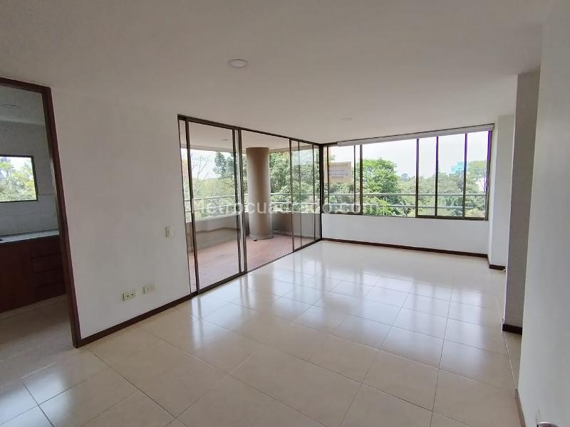 Bright 2BR Apartment in Patio Bonito