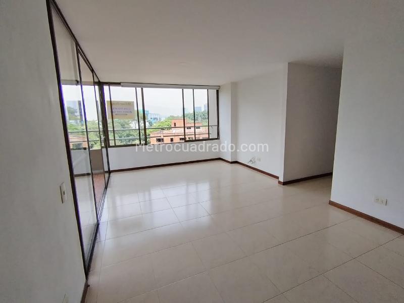 Bright 2BR Apartment in Patio Bonito - 2