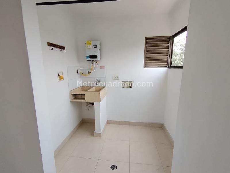 Bright 2BR Apartment in Patio Bonito - 5