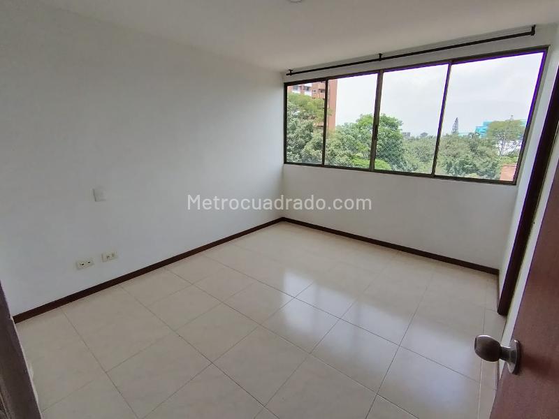 Bright 2BR Apartment in Patio Bonito - 9