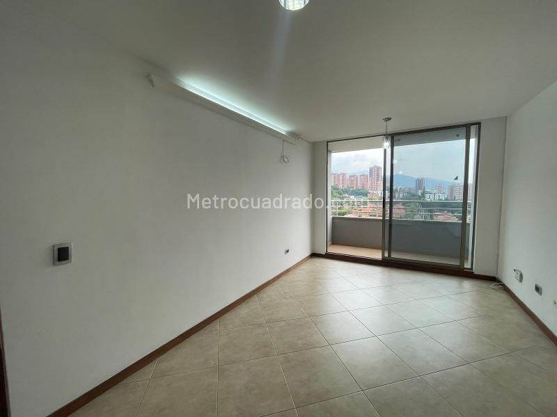 3BR Apartment in Loma de los Parra, Medellín