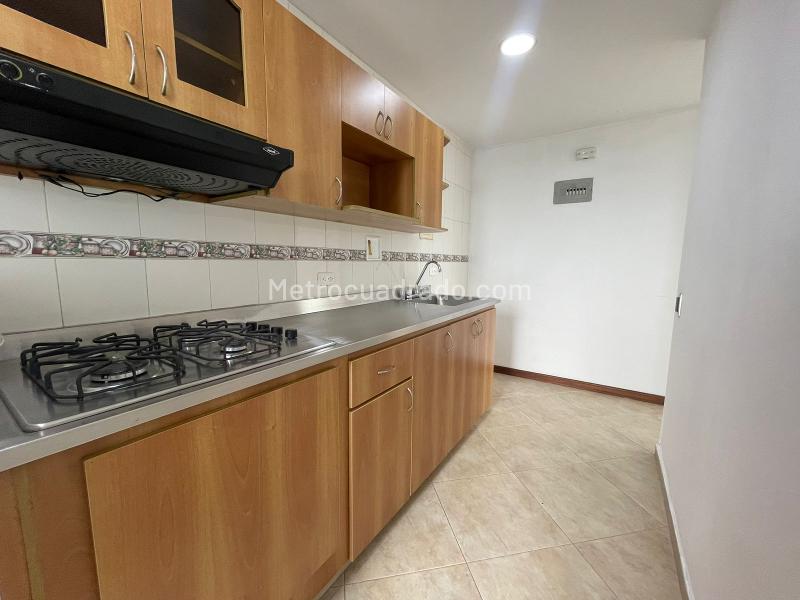 Apartamento de 3 alcobas en Loma de los Parra, Medellín - 3