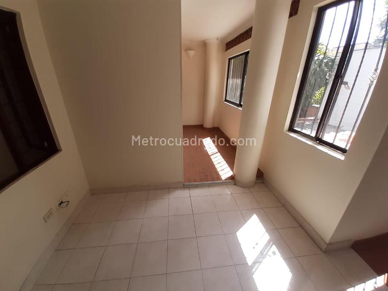 Spacious 4BR Apartment in La Palma - 3