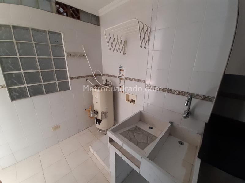 Spacious 4BR Apartment in La Palma - 4