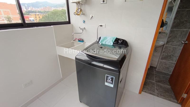 Spacious 2BR Apartment in Central Location - 9