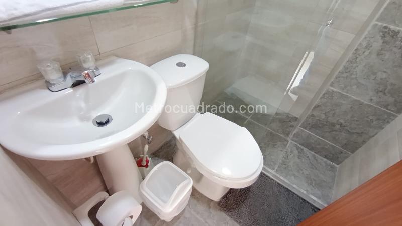 Apartamento Amplio de 2 Alcobas en Ubicación Central - 9