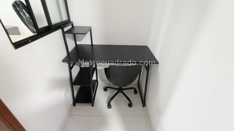 Apartamento Amplio de 2 Alcobas en Ubicación Central - 8