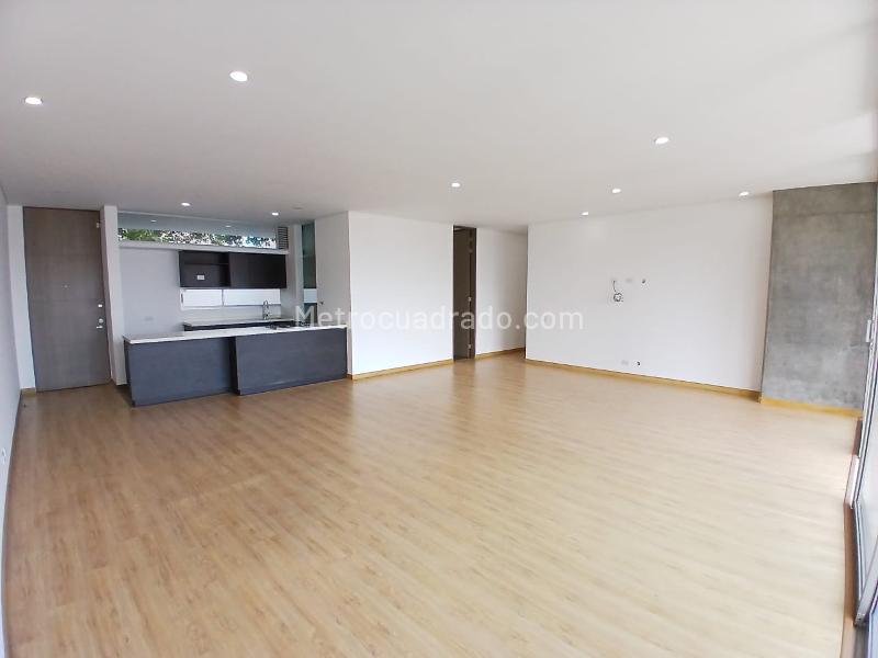 Apartamento Moderno de 2 Alcobas en Loma de los Parra