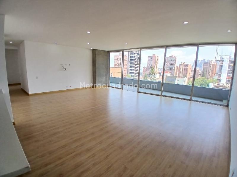 Apartamento Moderno de 2 Alcobas en Loma de los Parra - 2