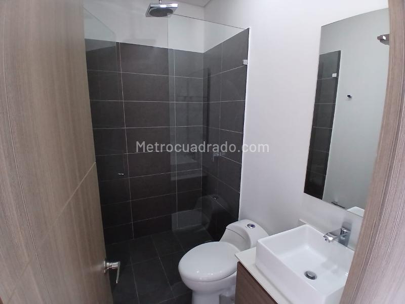 Apartamento Moderno de 2 Alcobas en Loma de los Parra - 5