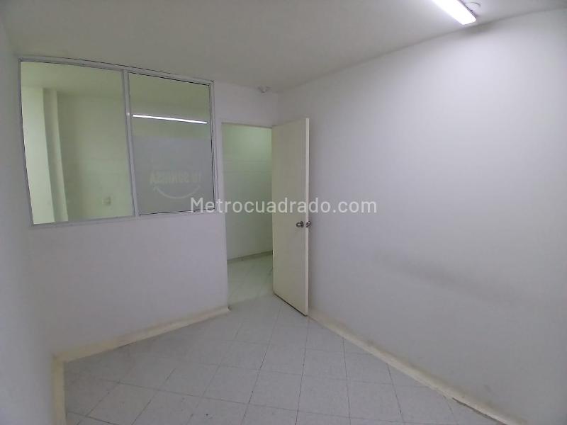 Oficina en Arriendo, Bello Centro, Bello - Więcej