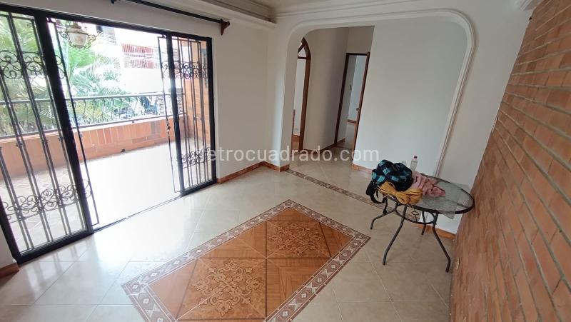 Bright 2BR Apartment in San Bernardo - 3