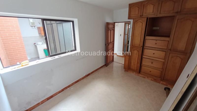 Bright 2BR Apartment in San Bernardo - 8