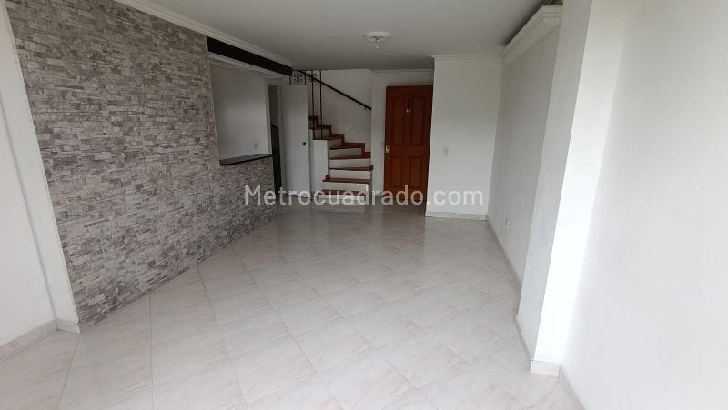 Bright 2BR Duplex Apartment in Fatima - 3