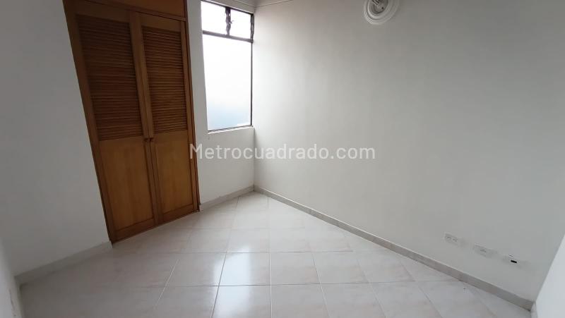 Bright 2BR Duplex Apartment in Fatima - 9