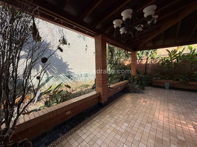 Spacious 4BR House with Pool in Loma De Los Parra - 2