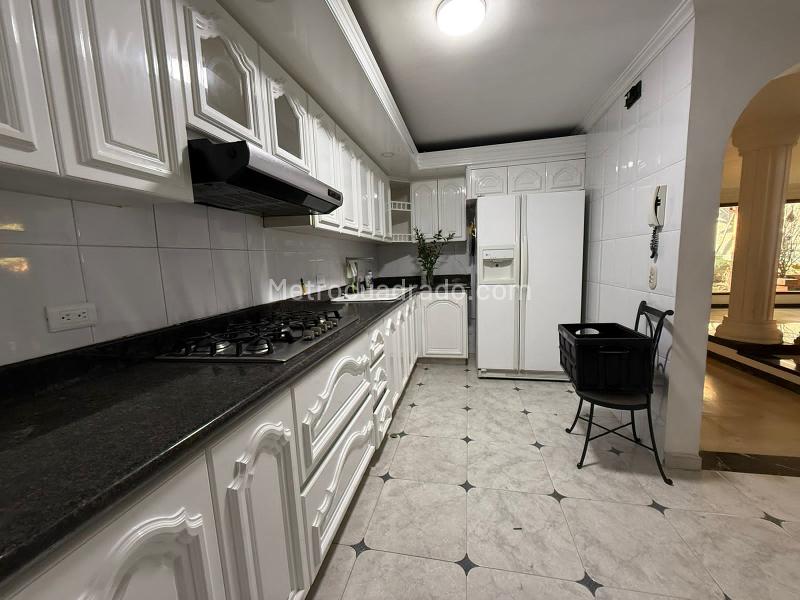 Spacious 4BR House with Pool in Loma De Los Parra - 3