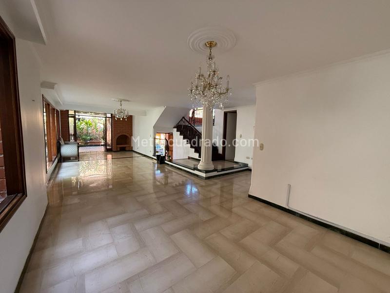 Spacious 4BR House with Pool in Loma De Los Parra - 5