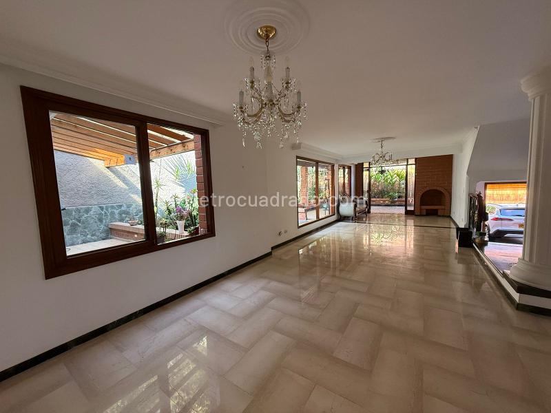 Spacious 4BR House with Pool in Loma De Los Parra - 6