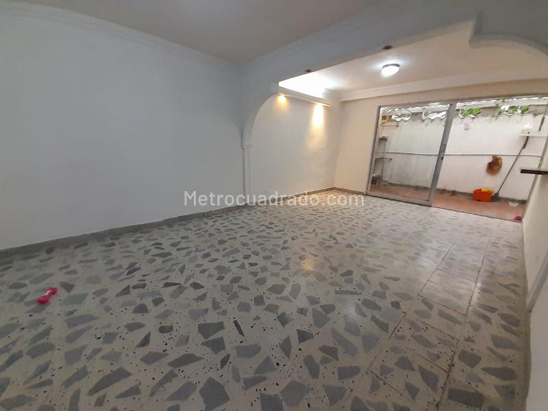 Casa Amplia de 4 Alcobas en Santa Mónica - 2