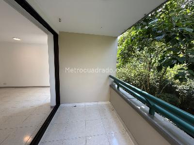 Apartamento de 3 alcobas en arriendo en Las Lomas 1, Medellín, 100 m² · foto 2 de 15