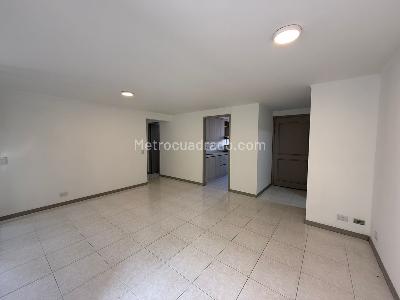 Apartamento de 3 alcobas en arriendo en Las Lomas 1, Medellín, 100 m² · foto 3 de 15