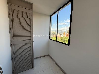 Apartamento de 3 alcobas en arriendo en Las Lomas 1, Medellín, 100 m² · foto 6 de 15