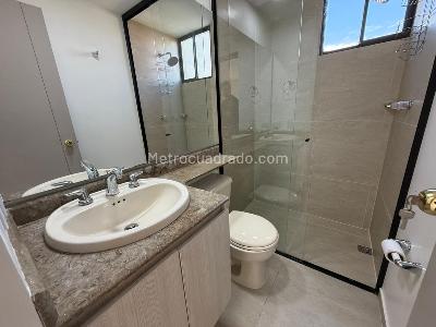 Apartamento de 3 alcobas en arriendo en Las Lomas 1, Medellín, 100 m² · foto 10 de 15